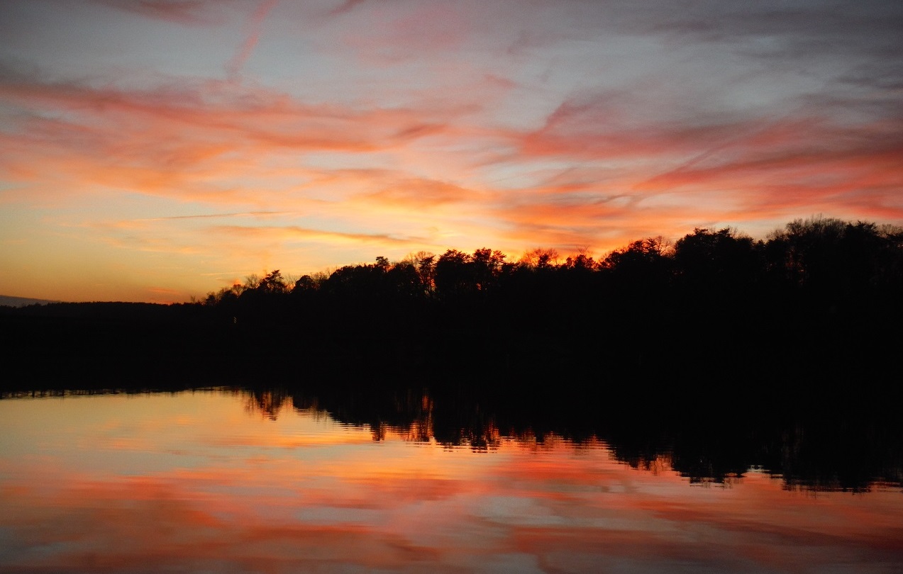 Sunset on the Water 1280